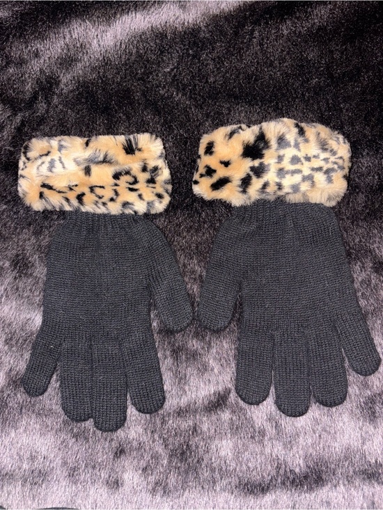 Preston & York Accessories - Preston & York Black Knit Gloves with Leopard Faux Fur Cuffs
